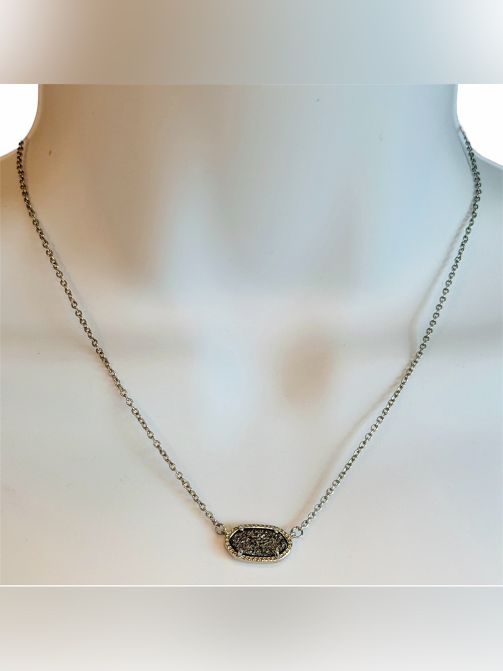 Kendra Scott Dainty Necklace 16" Gray Druzy Pendant Silver-Tone Feminine Adjusts